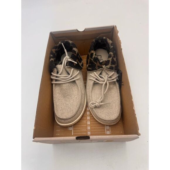 Hey Dude Shoes - Hey Dudes Britt Cream Cheetah Womens Shoes Size 6 NIB